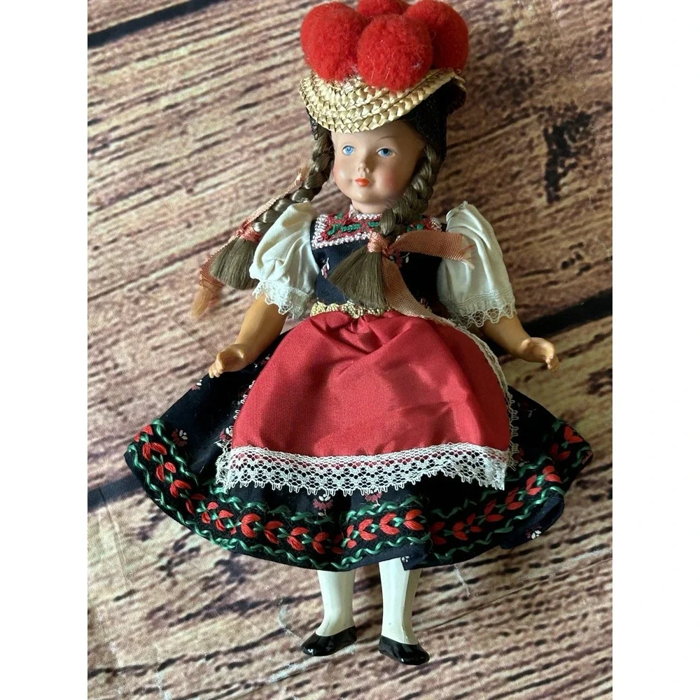 VINTAGE Trachten Puppen‎ German Doll Dirndl girl 1950s Bollenhut Ball Hat Braids